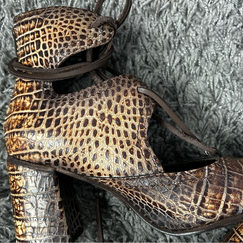 FREEBIRD Joyce, Animal Print Booties. Size 7 - Picture 6 of 14